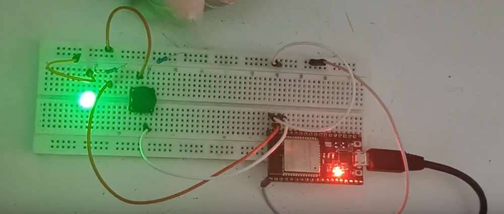 ESP32 Tutorial: How to Control an LED with a Button (Toggle & Debounce)